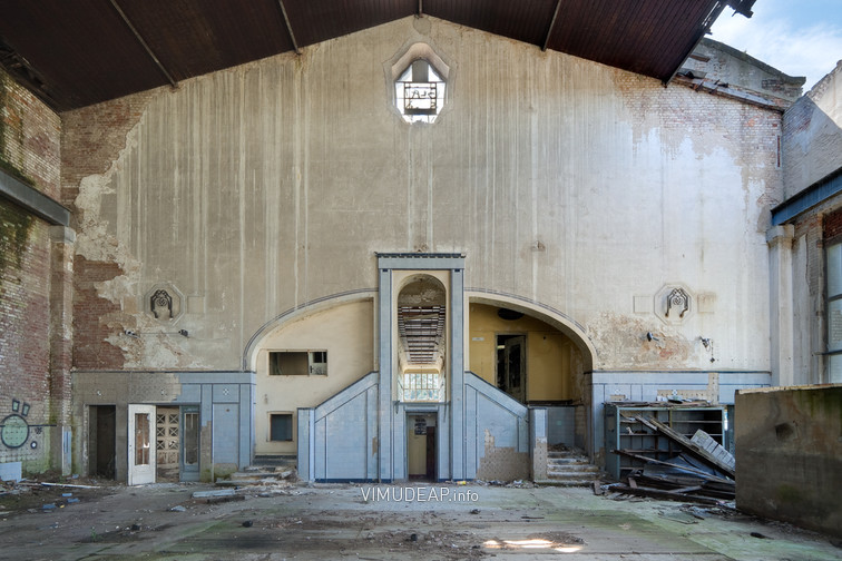 Südwand in der ehemaligen Turbinenhalle Südwand in der ehemaligen Turbinenhalle