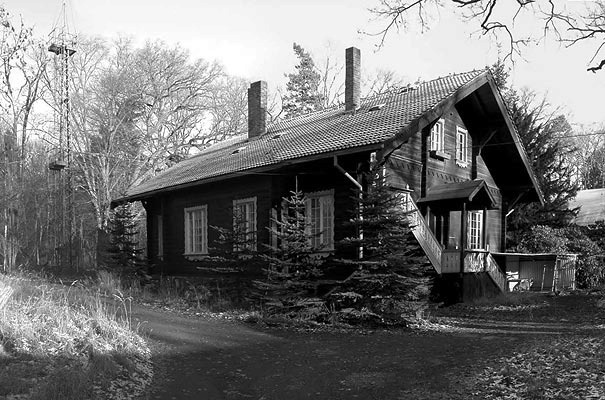 Prunkschloss. Bei diesem Haus könnte es sich um die besagte Jagdhütte des Fürsten gehandelt haben. Prunkschloss. Bei diesem Haus könnte es sich um die besagte Jagdhütte des Fürsten gehandelt haben.