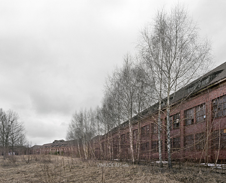 Blick von Südwesten auf die im Viertelkreis angeordneten Magazingebäude des Heeresbekleidungsnebenamtes Blick von Südwesten auf die im Viertelkreis angeordneten Magazingebäude des Heeresbekleidungsnebenamtes