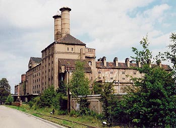 Gebäudeteil 3, 1915, 01. Ansicht von der Bahnseite, rechts die Tennen und das Gerstenlager in der Mitte die Darren 6+7 Gebäudeteil 3, 1915, 01. Ansicht von der Bahnseite, rechts die Tennen und das Gerstenlager in der Mitte die Darren 6+7