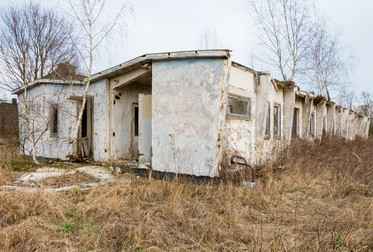 KRÖLBAU Mittelschiffreihung mit Korridor: Mitte der 1970er Jahre als Arbeiterwohnheim für einen Chemiebetrieb in Sachsen-Anhalt errichtet. Aufnahmedatum: 17.03.2015 © Thomas Kemnitz Bild 9727