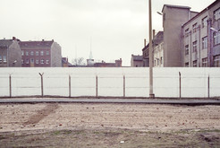 Todesstreifen an der Egon-Schultz-Straße in Berlin Mitte (Ost-Berlin), 18.01.1990 Bild 6720
