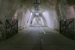 Bild 6887: Logistik- und Lagerbereich: Bereitstellungsraum, parallel zur Verladerampe. Komplexlager 12 / Malachit Halberstadt