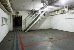 Bild 6898: Unterkunfts- und Hilfsbereich: Raum zur Übernahme frischer Kleidung. Komplexlager 12 / Malachit Halberstadt